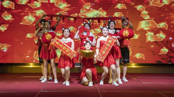 “勵行致遠，共建未來” ——康利石材集團2020年新春聯歡晚會圓滿落幕